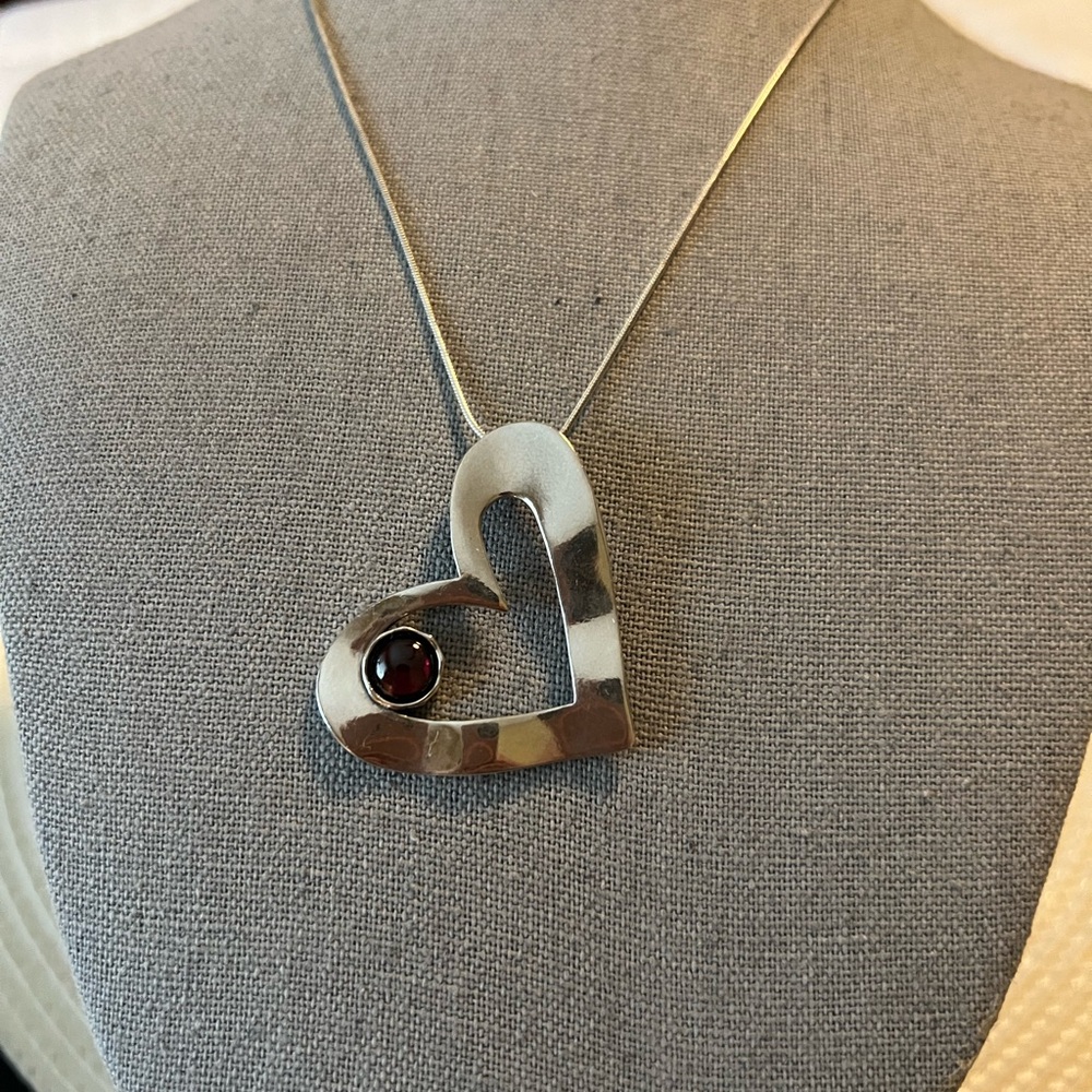Israel .925 Lg Silver n Garnet Heart Pendant Necklace